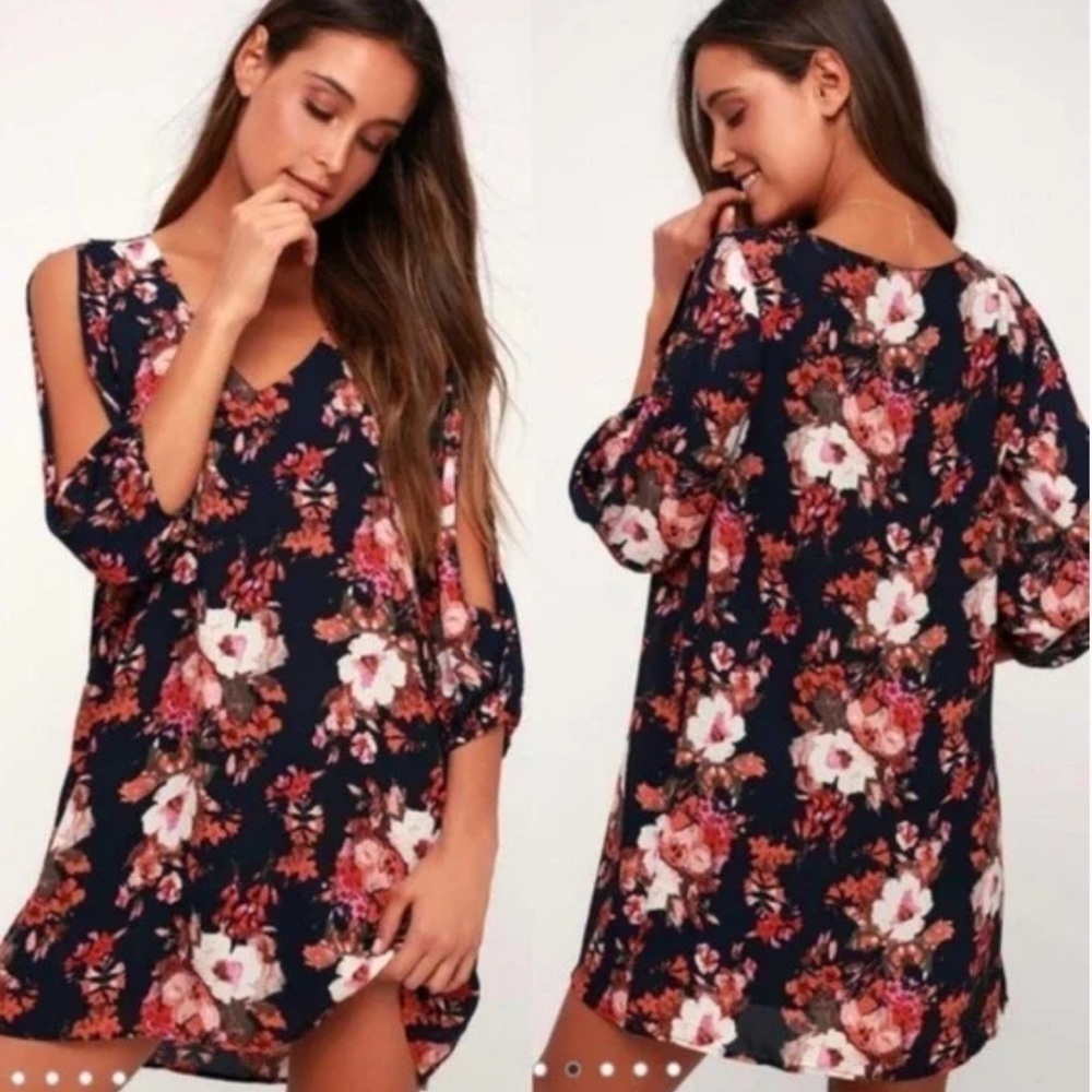 𝅺Lulu’s Dress Womens Small Shifting Dears Floral Cut Out Lightweight Shift Mini